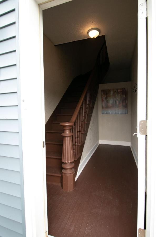 Wabash Spacious Rustic Downtown Market St 1 Bedroom Apt, Sleeps Up To 5, Steps To Honeywell & Eagles Theatre מראה חיצוני תמונה