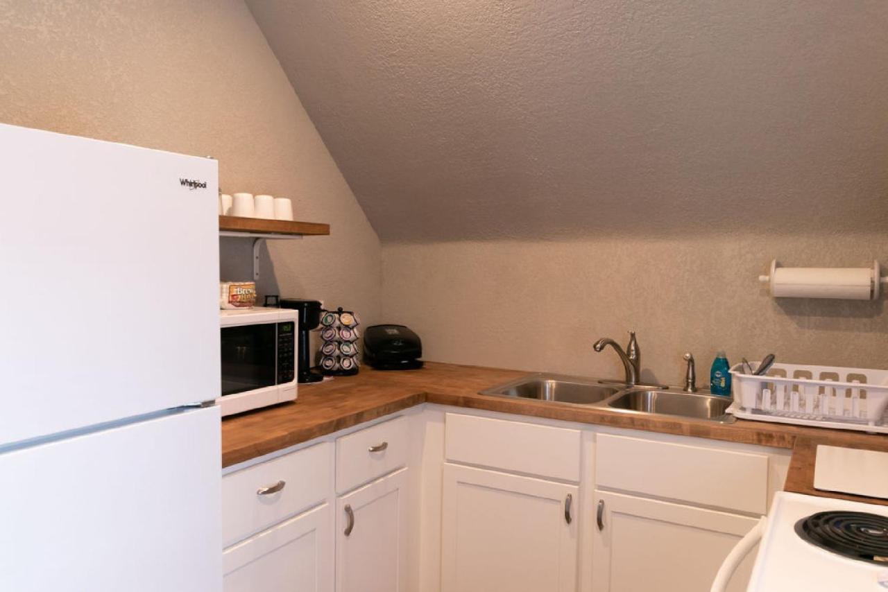 Wabash Spacious Rustic Downtown Market St 1 Bedroom Apt, Sleeps Up To 5, Steps To Honeywell & Eagles Theatre מראה חיצוני תמונה