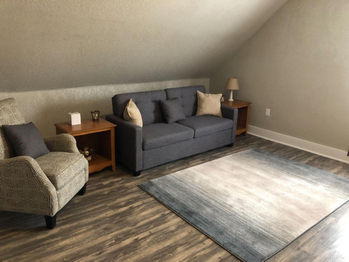 Wabash Spacious Rustic Downtown Market St 1 Bedroom Apt, Sleeps Up To 5, Steps To Honeywell & Eagles Theatre מראה חיצוני תמונה
