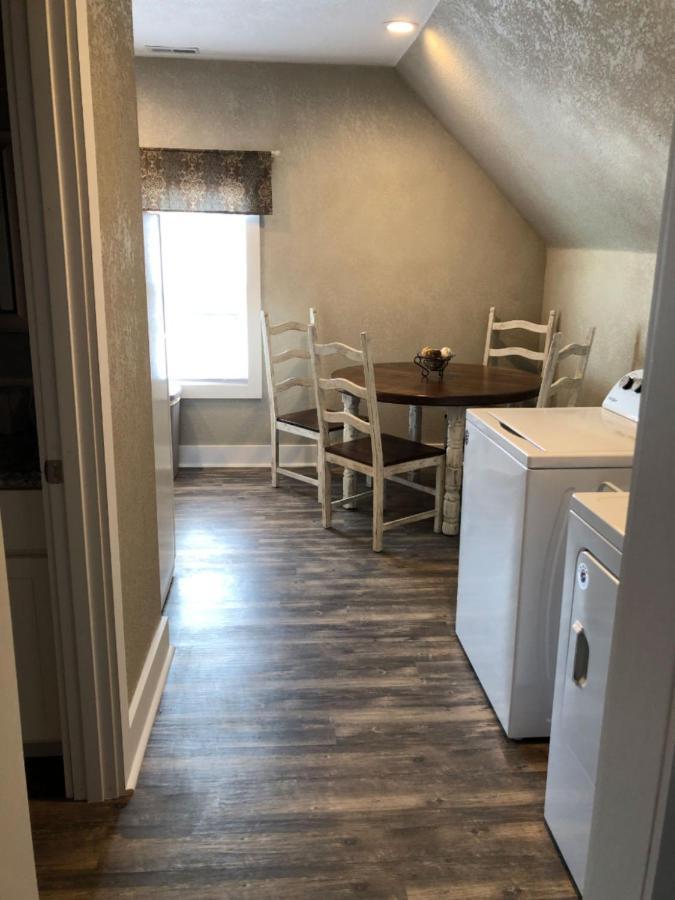 Wabash Spacious Rustic Downtown Market St 1 Bedroom Apt, Sleeps Up To 5, Steps To Honeywell & Eagles Theatre מראה חיצוני תמונה