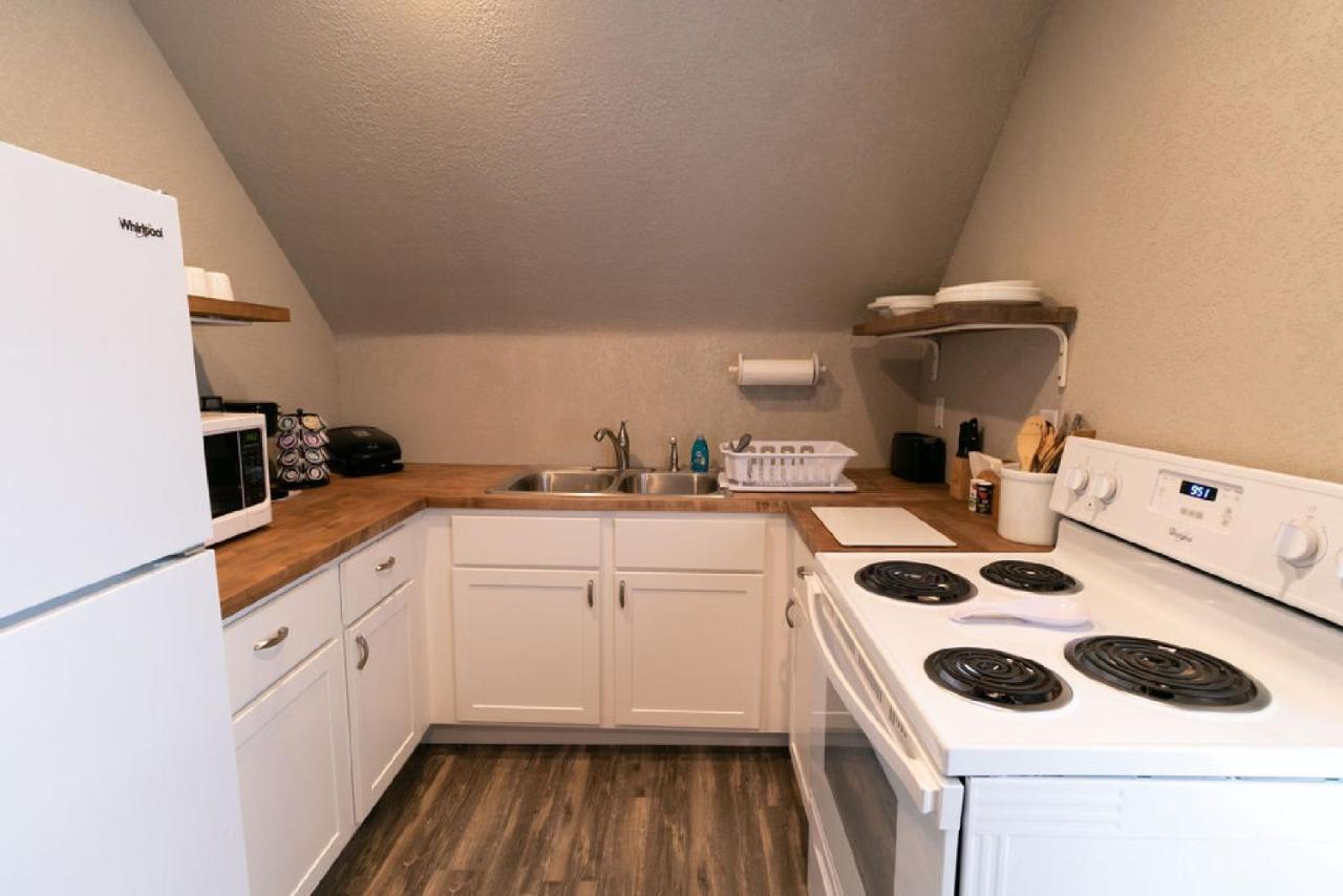 Wabash Spacious Rustic Downtown Market St 1 Bedroom Apt, Sleeps Up To 5, Steps To Honeywell & Eagles Theatre מראה חיצוני תמונה