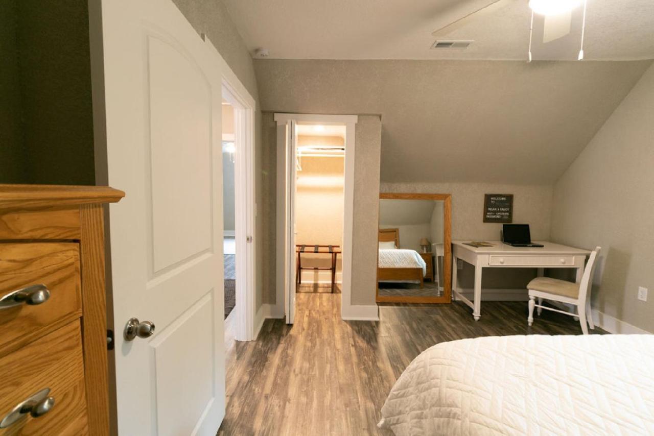 Wabash Spacious Rustic Downtown Market St 1 Bedroom Apt, Sleeps Up To 5, Steps To Honeywell & Eagles Theatre מראה חיצוני תמונה