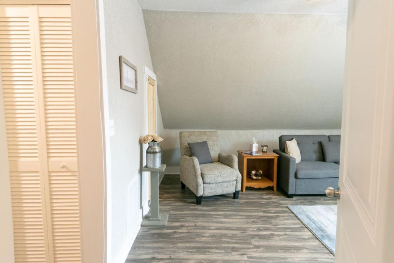 Wabash Spacious Rustic Downtown Market St 1 Bedroom Apt, Sleeps Up To 5, Steps To Honeywell & Eagles Theatre מראה חיצוני תמונה