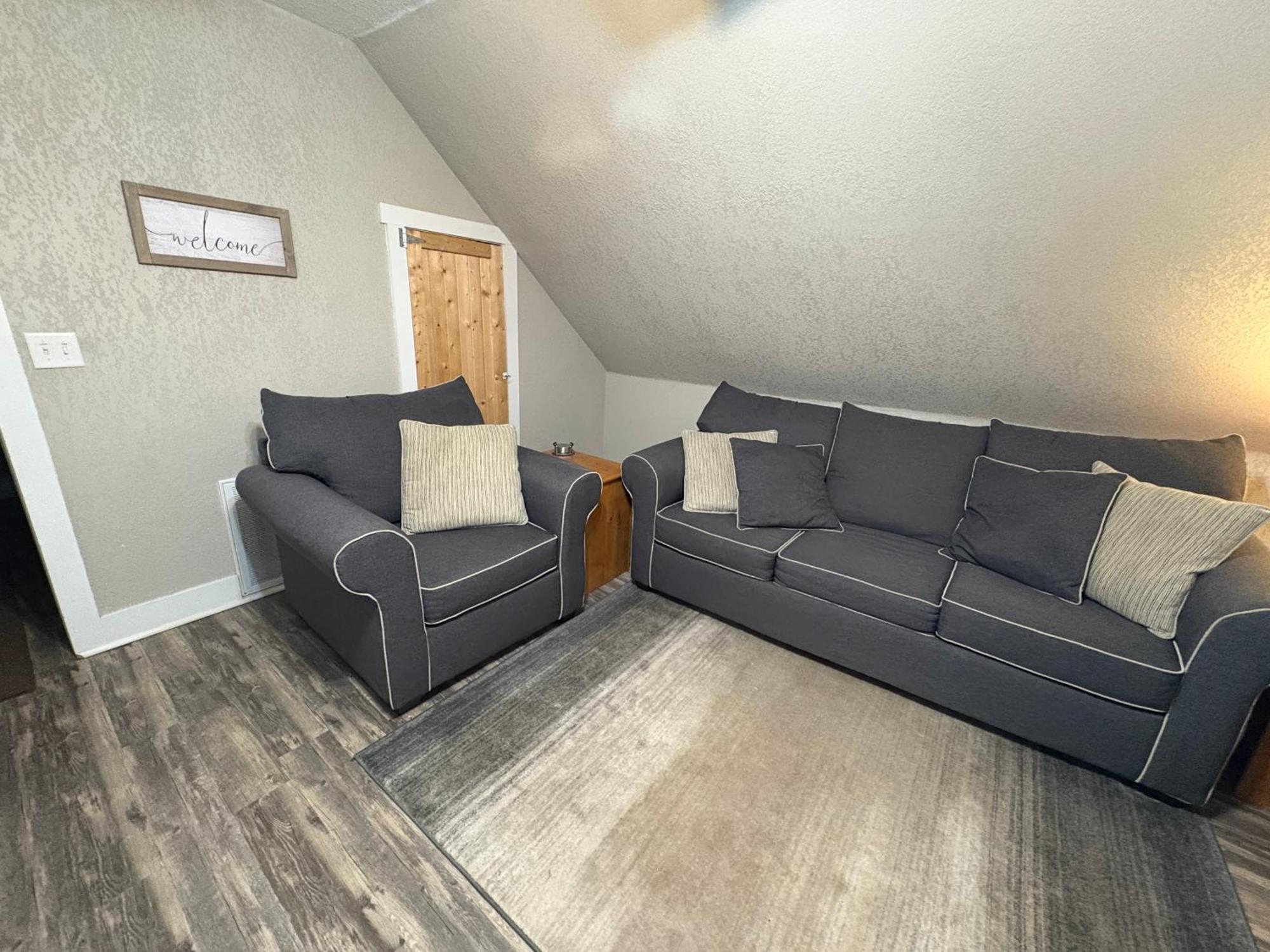 Wabash Spacious Rustic Downtown Market St 1 Bedroom Apt, Sleeps Up To 5, Steps To Honeywell & Eagles Theatre מראה חיצוני תמונה