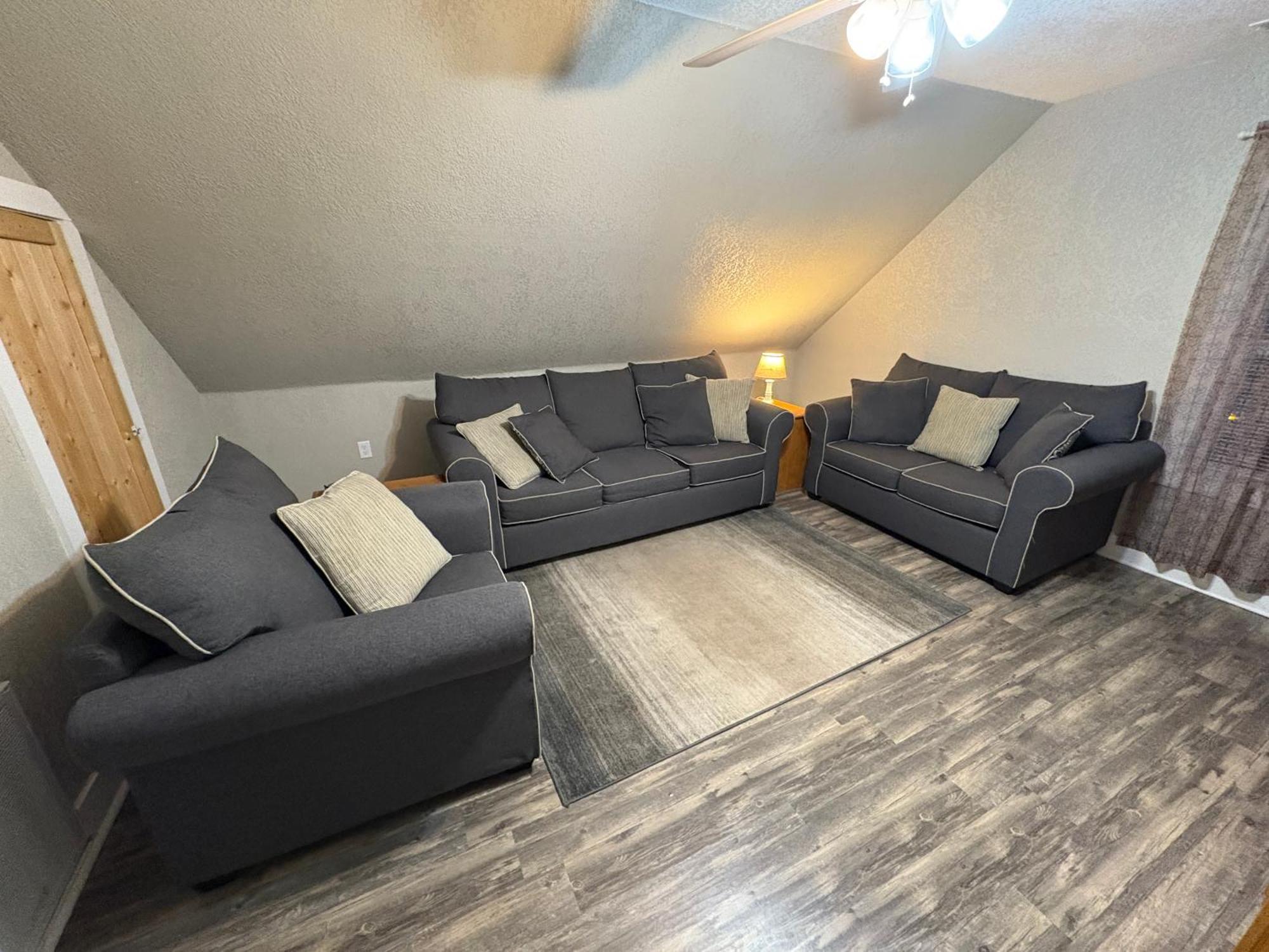 Wabash Spacious Rustic Downtown Market St 1 Bedroom Apt, Sleeps Up To 5, Steps To Honeywell & Eagles Theatre מראה חיצוני תמונה
